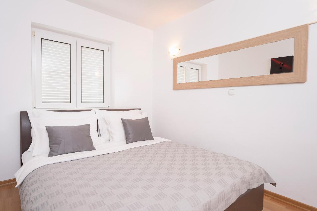 Villa Dalmatia Apartments Bol Esterno foto